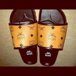 New MCM slides size 42